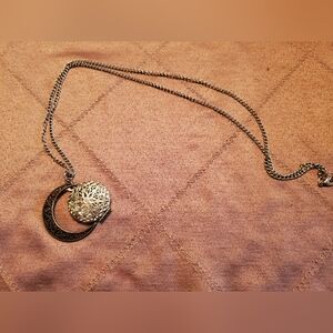 Antique style filigree silver-plated Moon and Sun locket pendant necket